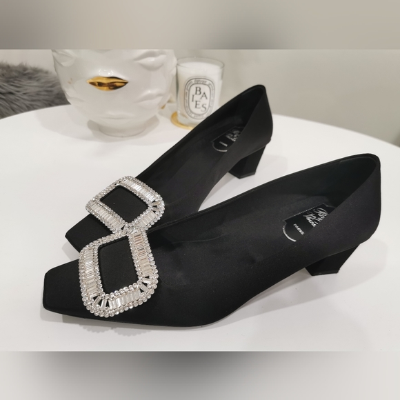 Roger Vivier Belle Vivier Buckle Strass Satin 4.5cm - Picture 2 of 11